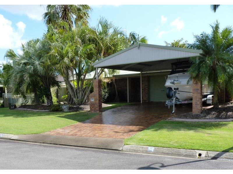 4 Hoberg Ct, Kawungan QLD 4655