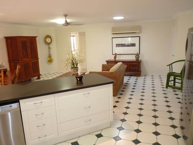 4 Hoberg Ct, Kawungan QLD 4655