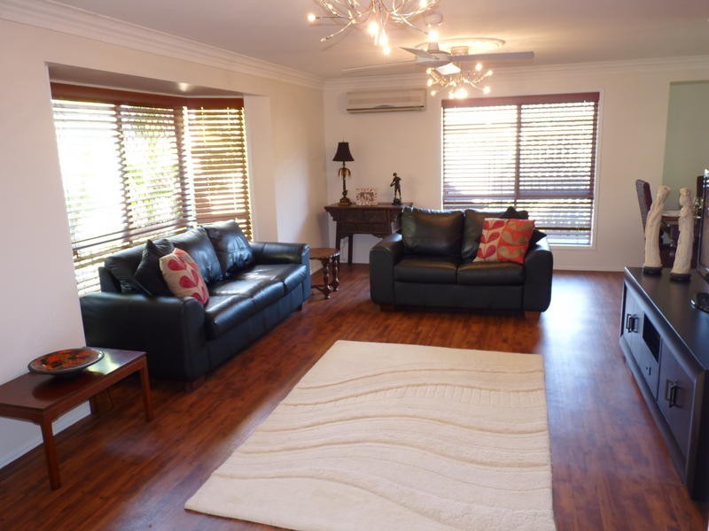 4 Hoberg Ct, Kawungan QLD 4655