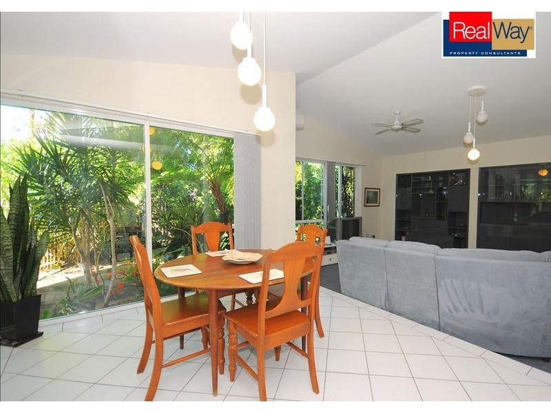 15 Gatakers Lane, Point Vernon QLD 4655