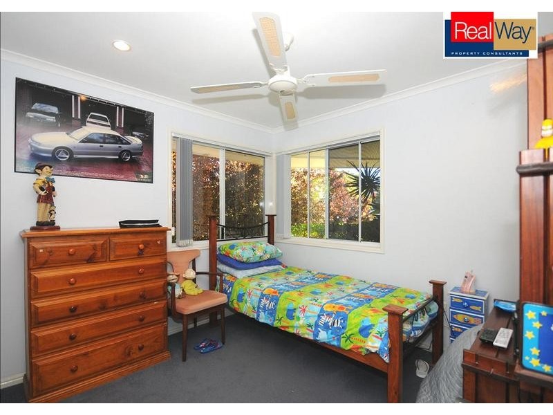 15 Gatakers Lane, Point Vernon QLD 4655