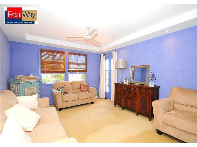 6 Aplin St, Point Vernon QLD 4655