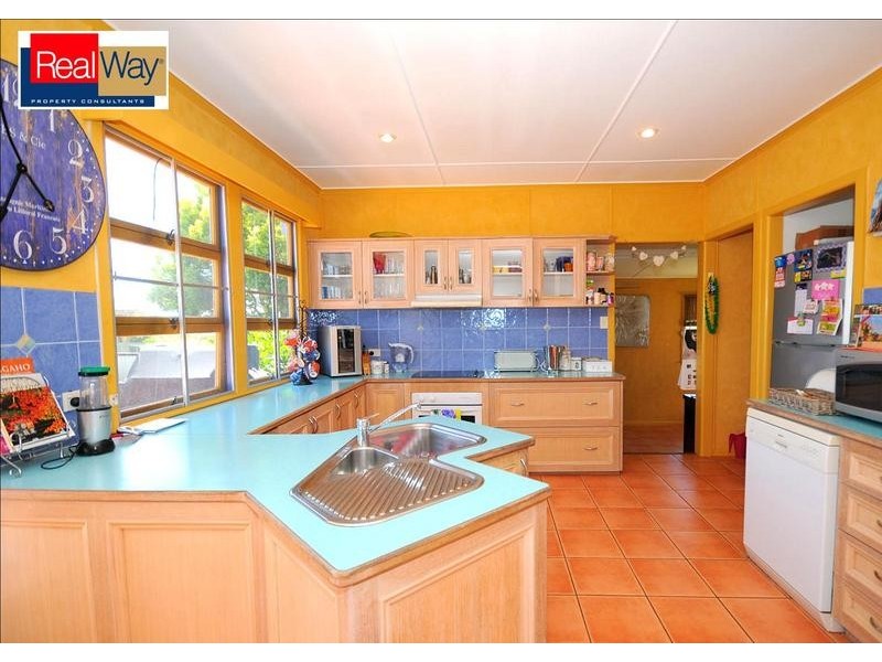 6 Aplin St, Point Vernon QLD 4655