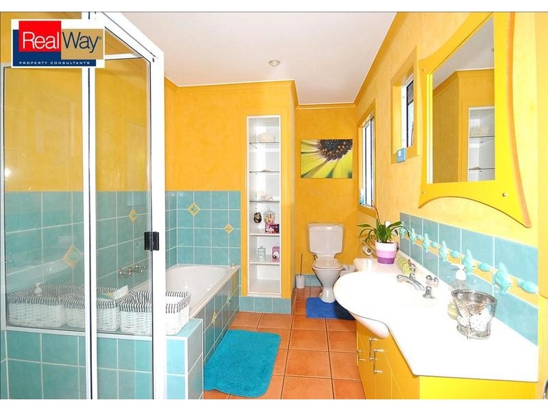 6 Aplin St, Point Vernon QLD 4655