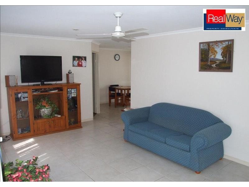 4 Isis Crt, Eli Waters QLD 4655