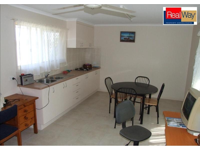4 Isis Crt, Eli Waters QLD 4655