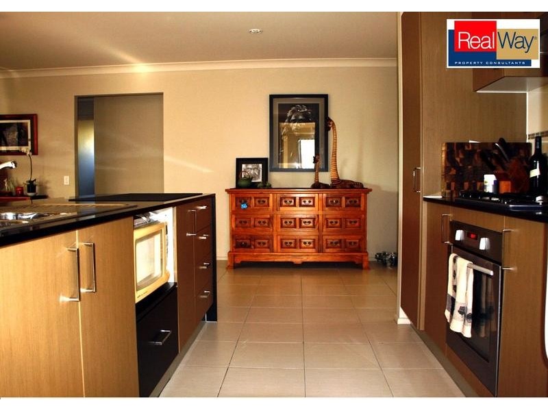 13 Magellan Cct, Urraween QLD 4655