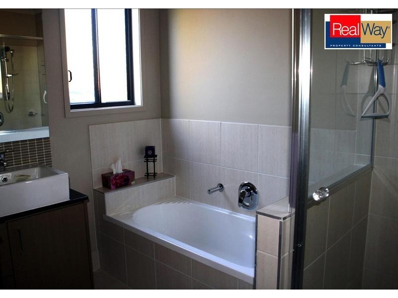 13 Magellan Cct, Urraween QLD 4655