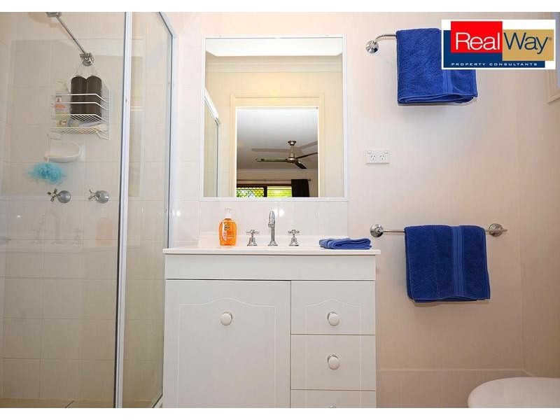 10 Topaz Circuit, Urangan QLD 4655