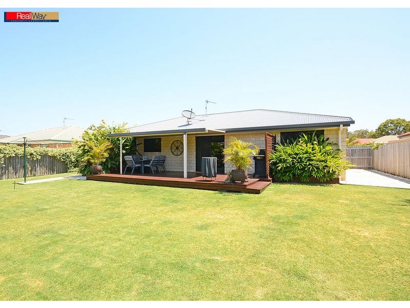 10 Topaz Circuit, Urangan QLD 4655