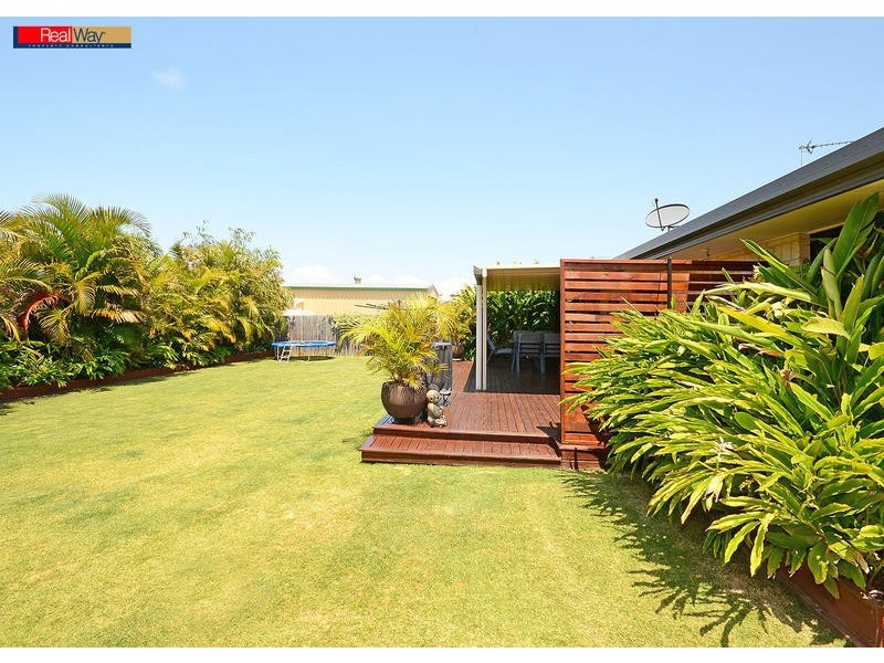 10 Topaz Circuit, Urangan QLD 4655