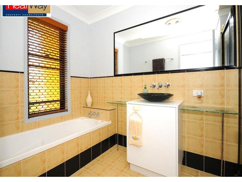 2 Waigani Ave, Kawungan QLD 4655