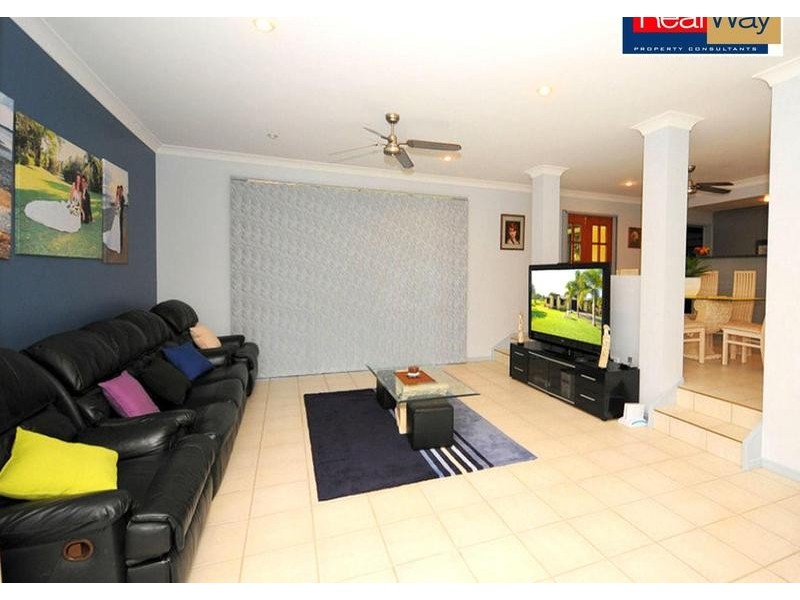 2 Waigani Ave, Kawungan QLD 4655