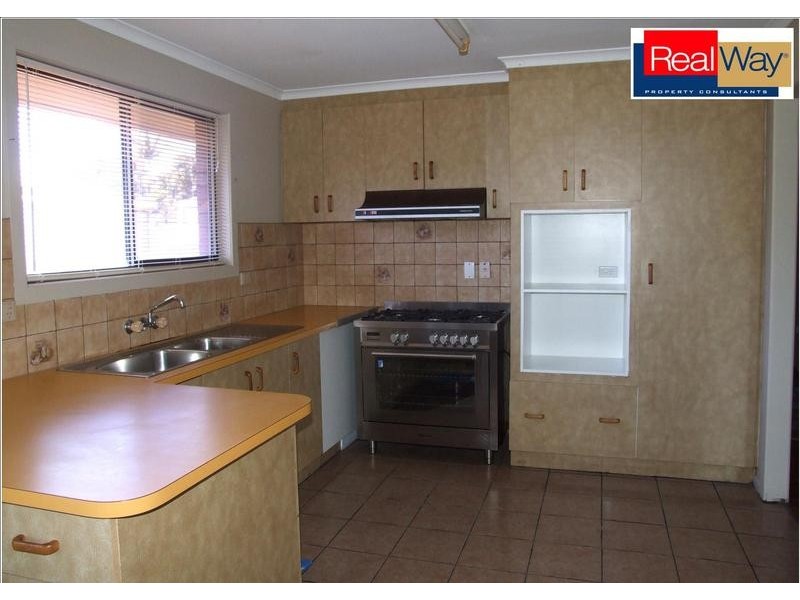 14 Galatea St, Point Vernon QLD 4655