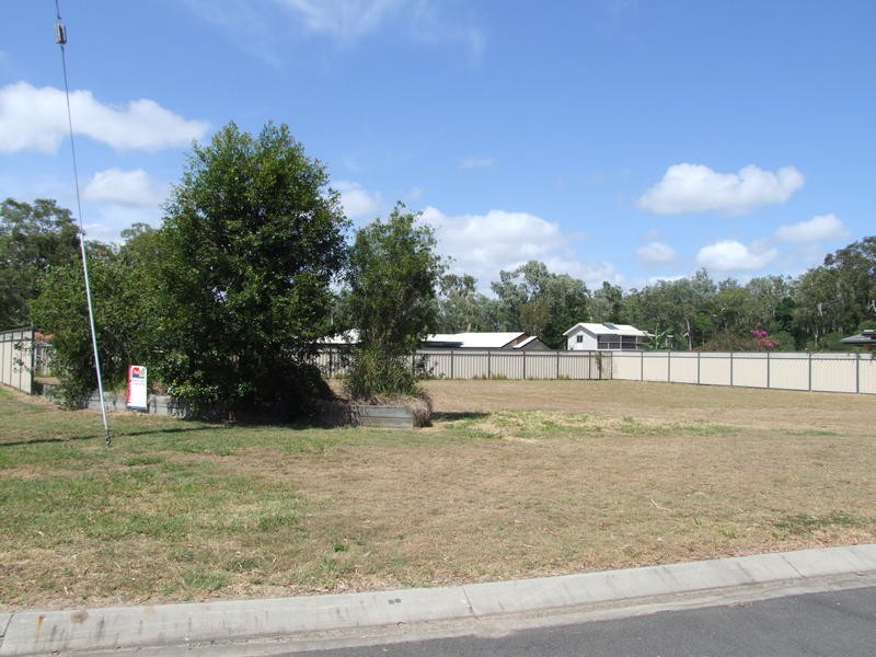 2 Coles Ct, Toogoom QLD 4655