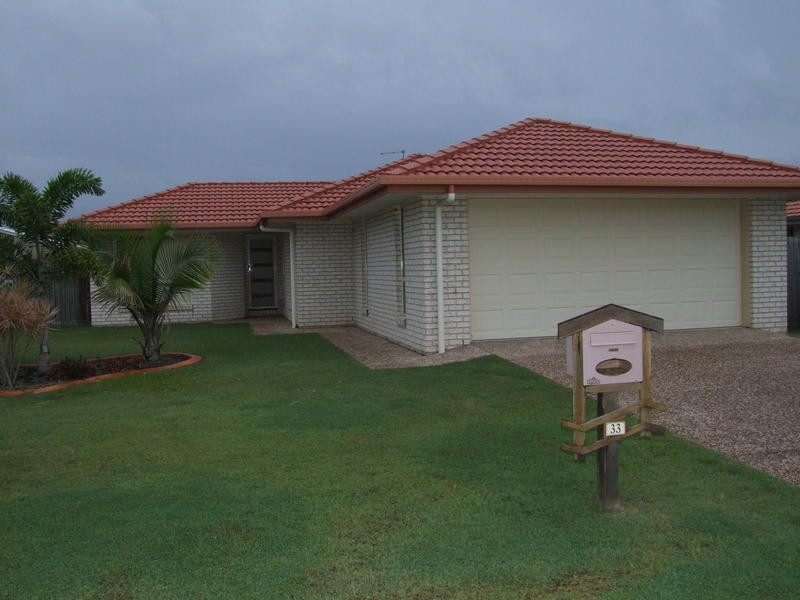 33 Pembridge Cct, Urraween QLD 4655