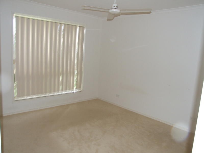 33 Pembridge Cct, Urraween QLD 4655