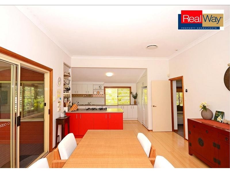 14 Layde Crt, Urangan QLD 4655