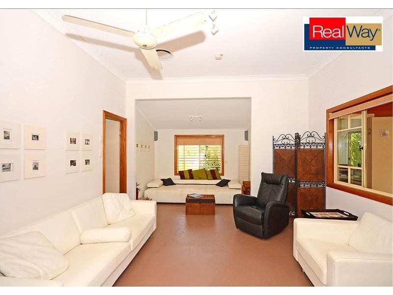 14 Layde Crt, Urangan QLD 4655