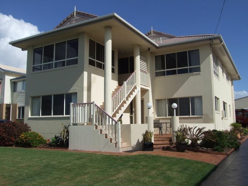 99 Esplanade, Point Vernon QLD 4655