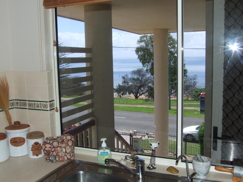 99 Esplanade, Point Vernon QLD 4655