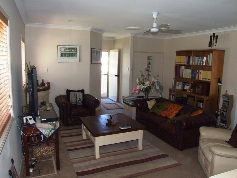 99 Esplanade, Point Vernon QLD 4655