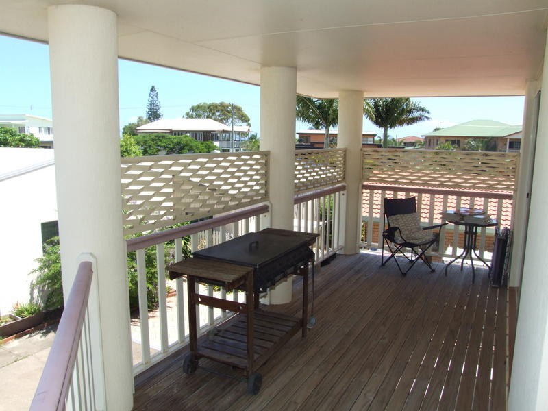 99 Esplanade, Point Vernon QLD 4655