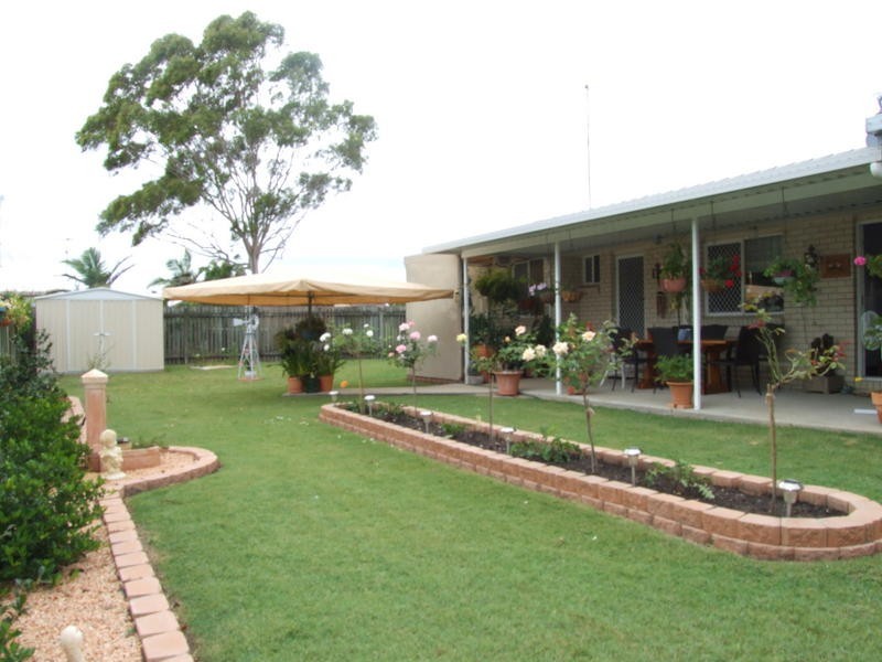 32 Michelle Dr, Point Vernon QLD 4655