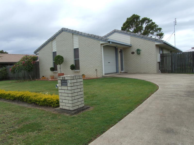 32 Michelle Dr, Point Vernon QLD 4655