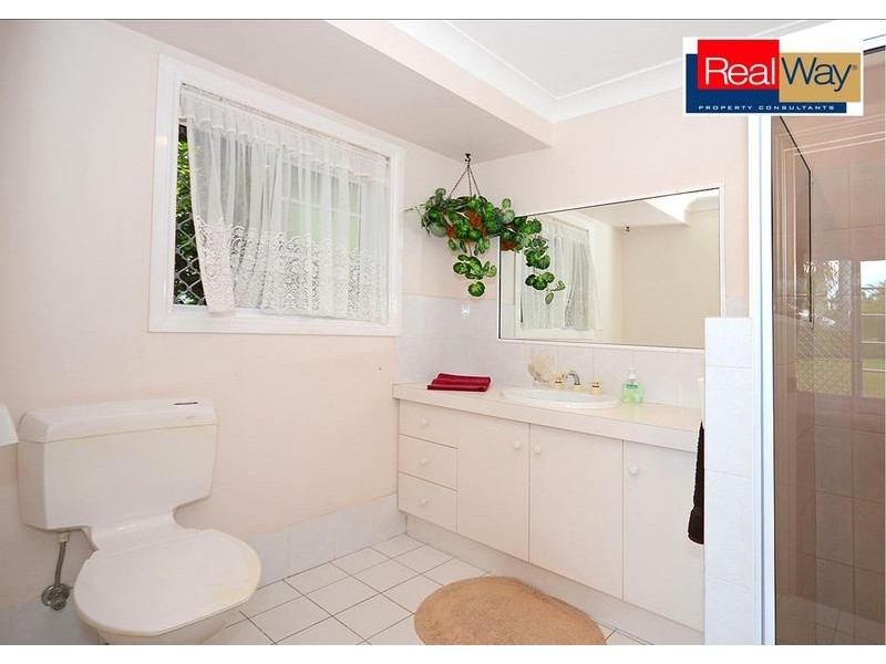 5 Awinya Ct, Urraween QLD 4655