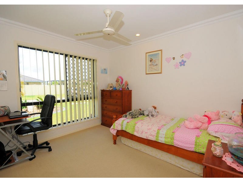 39 Bunya Crt, Eli Waters QLD 4655