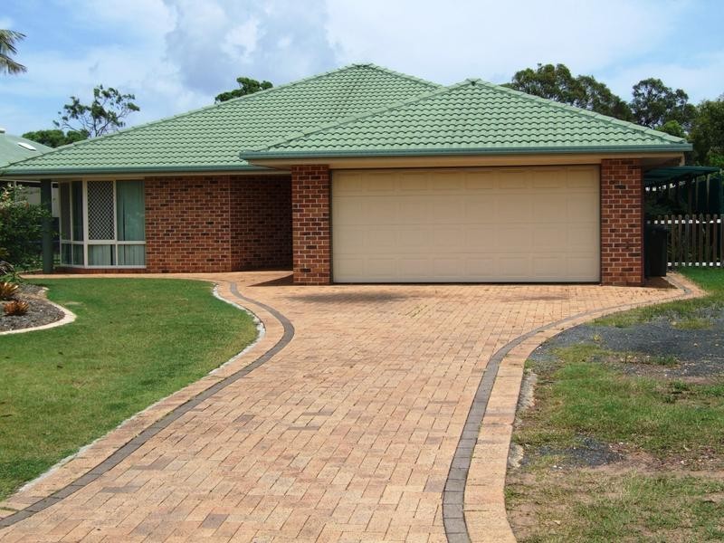 59 Ladbroke Crescent, Urangan QLD 4655