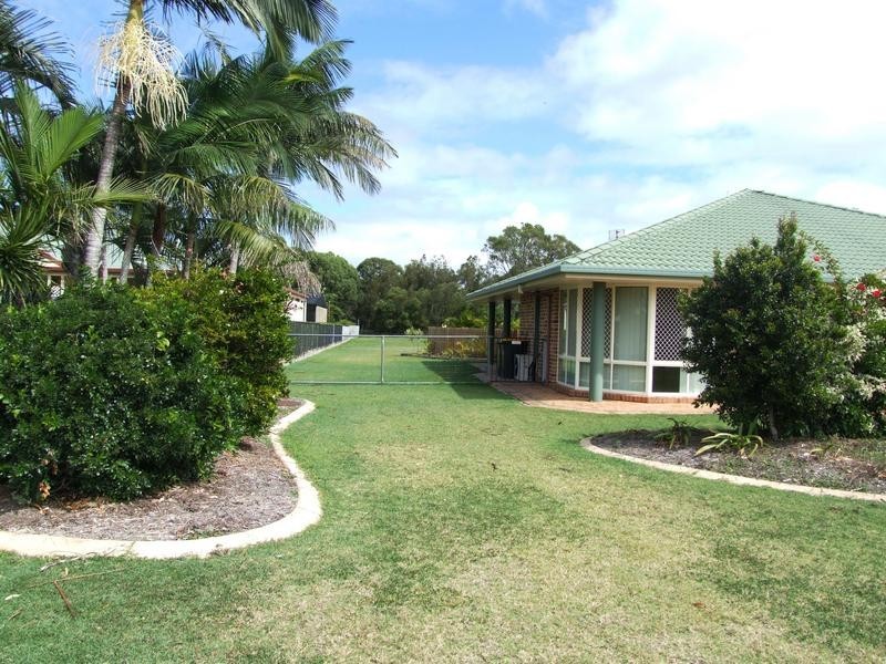 59 Ladbroke Crescent, Urangan QLD 4655