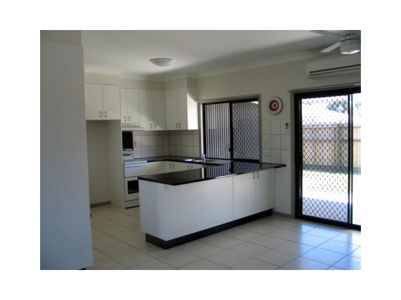 213 Pulgul St, Urangan QLD 4655