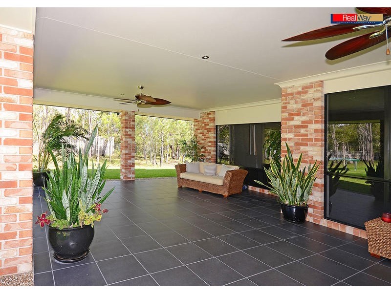 11 Heathland Ave, Wondunna QLD 4655