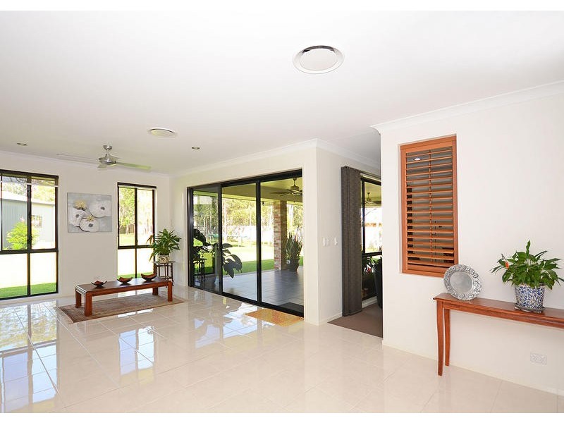 11 Heathland Ave, Wondunna QLD 4655