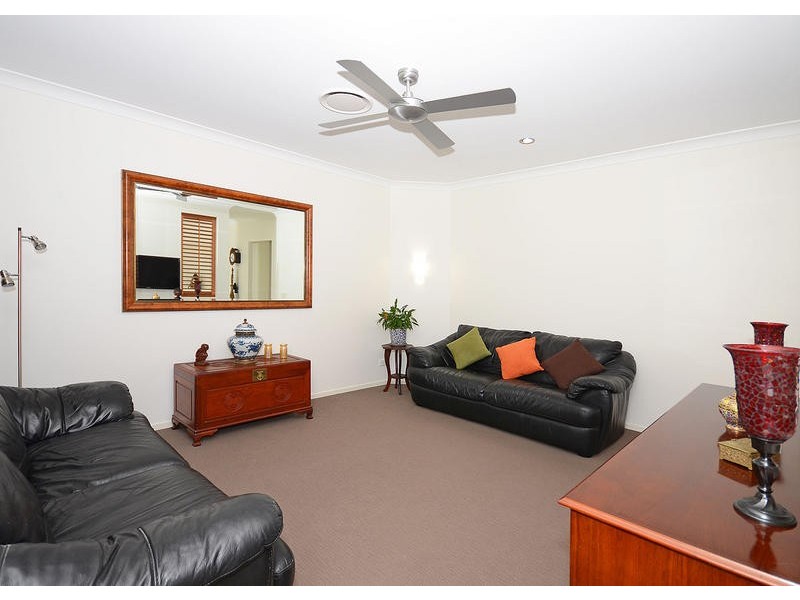 11 Heathland Ave, Wondunna QLD 4655