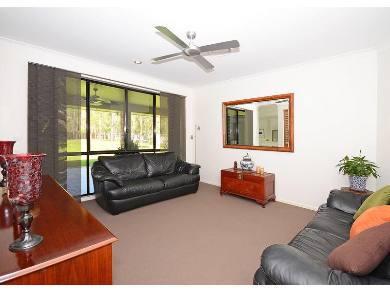 11 Heathland Ave, Wondunna QLD 4655