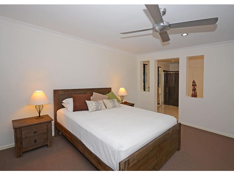 11 Heathland Ave, Wondunna QLD 4655