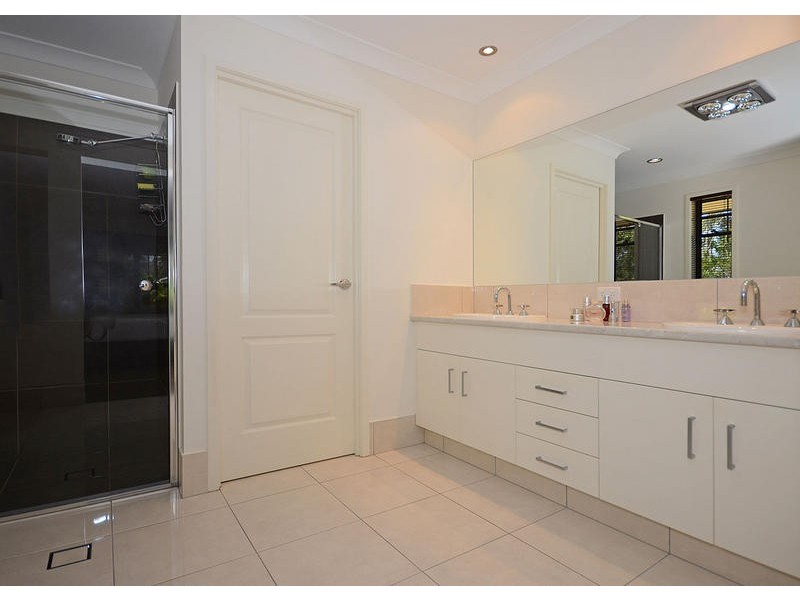 11 Heathland Ave, Wondunna QLD 4655