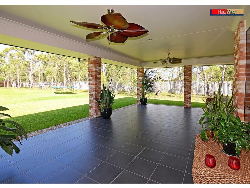 11 Heathland Ave, Wondunna QLD 4655