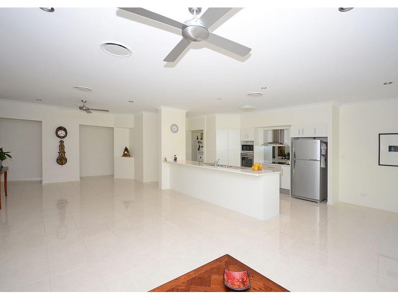 11 Heathland Ave, Wondunna QLD 4655