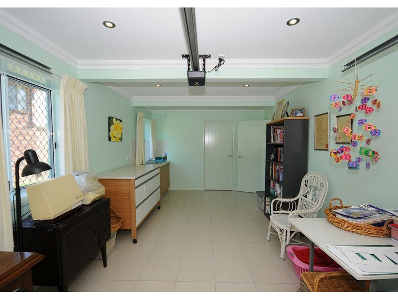 11 Aplin St, Point Vernon QLD 4655