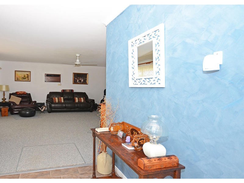 10 Bergin Crt, Torquay QLD 4655