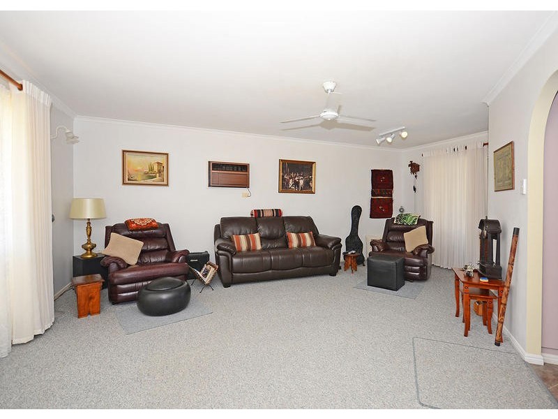 10 Bergin Crt, Torquay QLD 4655