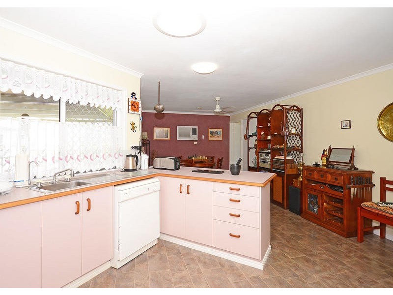 10 Bergin Crt, Torquay QLD 4655