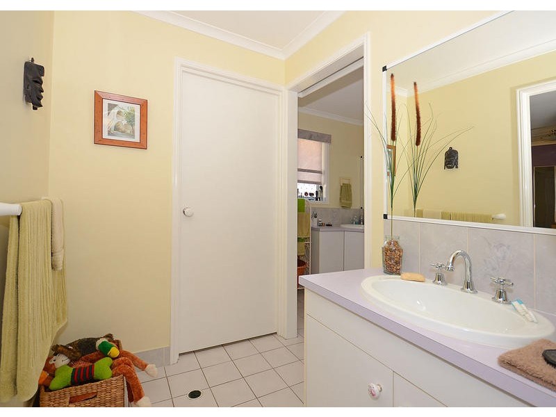 10 Bergin Crt, Torquay QLD 4655