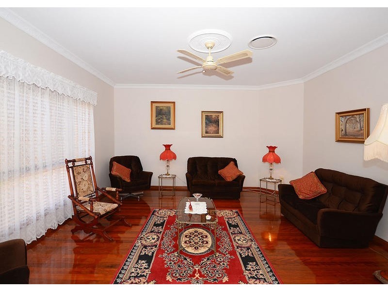 8 Hoberg Crt, Kawungan QLD 4655