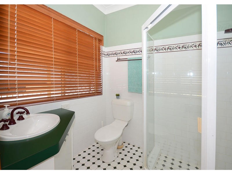 8 Hoberg Crt, Kawungan QLD 4655