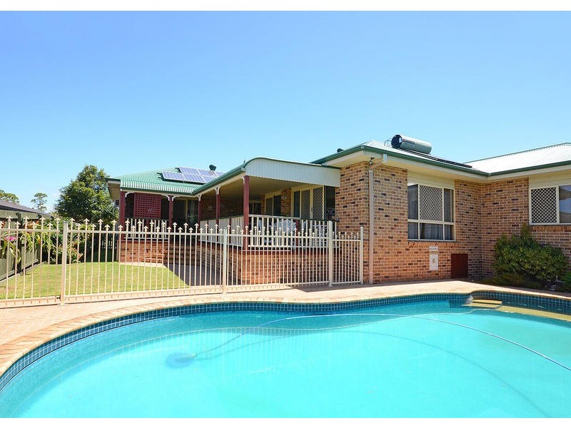 8 Hoberg Crt, Kawungan QLD 4655